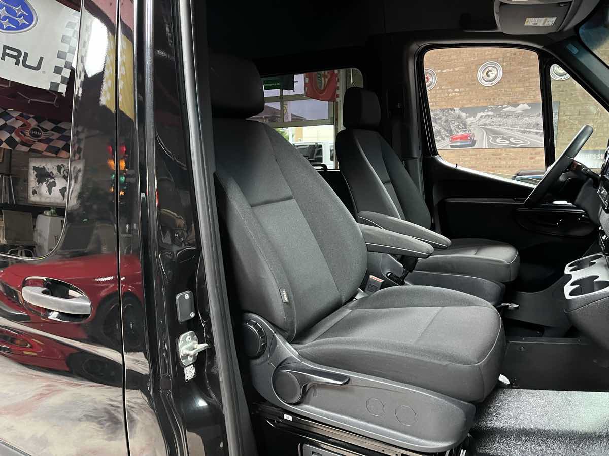 Used 2025 Mercedes-Benz Sprinter 2500 image 22