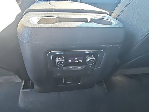 Used 2025 GMC Yukon Denali AWD/4WD image 18