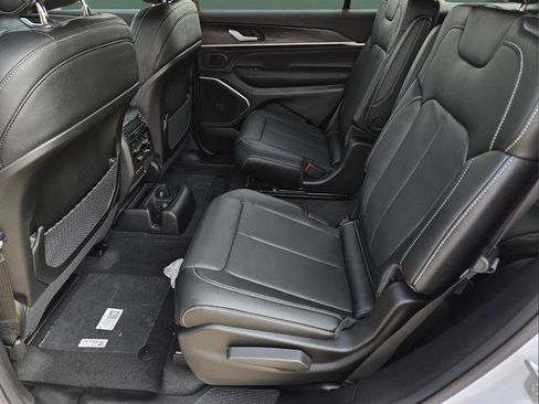 New 2026 Jeep Grand Cherokee L Limited AWD/4WD image 16