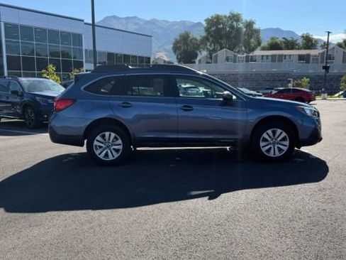 Used 2018 Subaru Outback 2.5i Premium AWD/4WD image 2