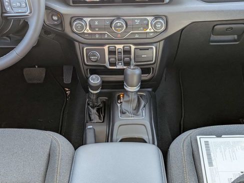 New 2026 Jeep Gladiator Sport AWD/4WD image 18