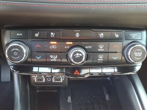 Certified 2025 Dodge Durango R/T AWD/4WD image 8