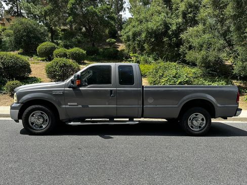 Used 2007 Ford F250 XLT RWD image 2