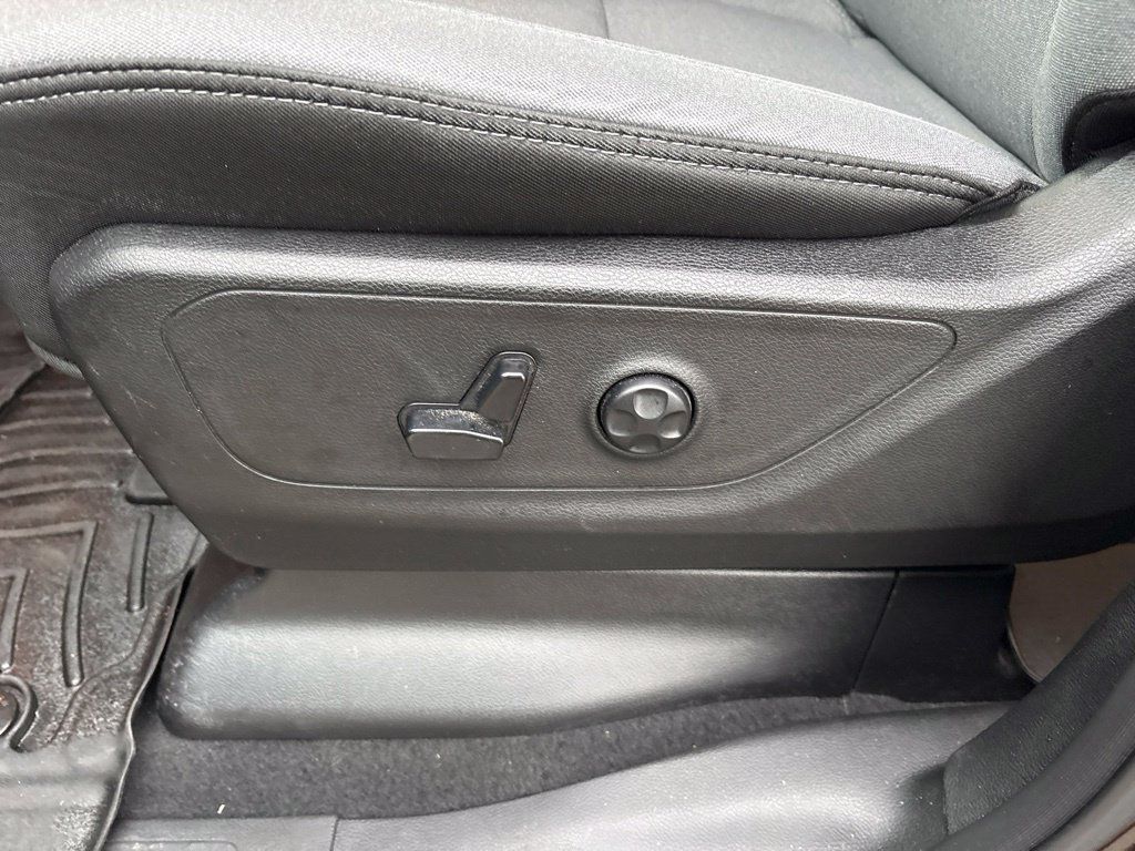 Used 2019 RAM 1500 Big Horn AWD/4WD image 19