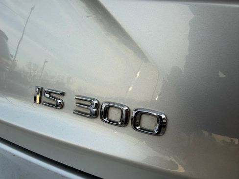 Used 2018 Lexus IS 300 image 82