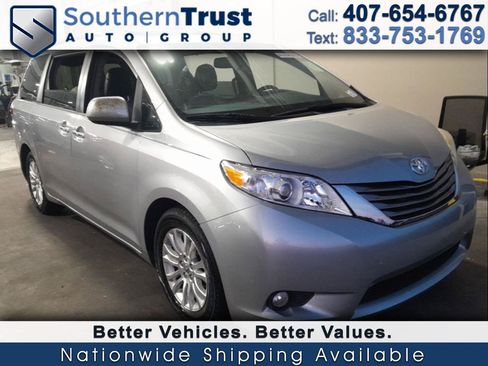 Used 2015 Toyota Sienna XLE FWD image 1