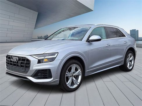 Certified 2022 Audi Q8 Premium image 3