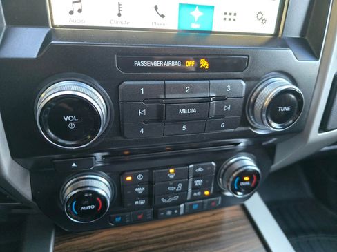 Used 2016 Ford F150 Lariat w/ Equipment Group 502A Luxury image 30