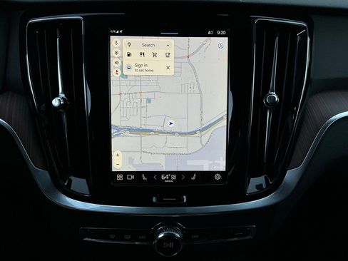 Used 2025 Volvo V60 B5 Cross Country Plus image 30