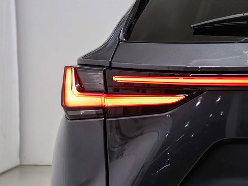 Used 2024 Lexus NX 250 FWD w/ Premium Package image 11