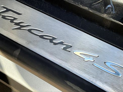 Used 2021 Porsche Taycan 4S image 8