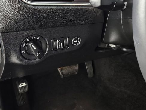 Used 2015 Dodge Challenger R/T w/ Quick Order Package 28B R/T image 25