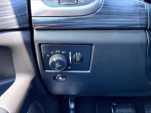 Used 2021 Jeep Grand Cherokee Laredo X AWD/4WD image 15