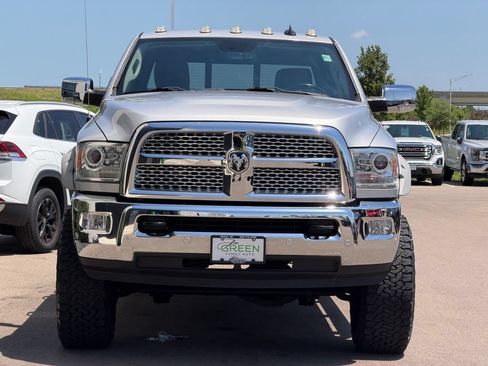 Used 2017 RAM 2500 Laramie w/ Convenience Group AWD/4WD image 4
