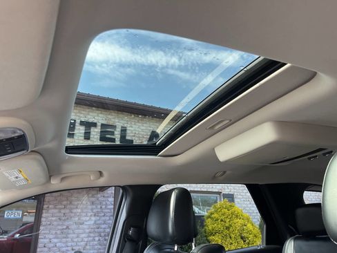 Used 2011 Dodge Durango Citadel w/ Trailer Tow Group IV image 31