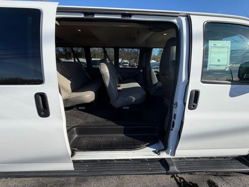 Used 2023 Chevrolet Express 3500 LS image 28