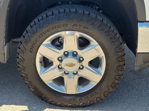 Used 2021 Chevrolet Silverado 2500 LTZ w/ LTZ Convenience Package AWD/4WD image 7