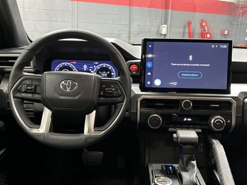 Used 2025 Toyota Tacoma TRD Off-Road AWD/4WD image 30