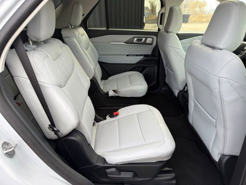 New 2026 Ford Explorer Platinum w/ LUX Leather Package image 36