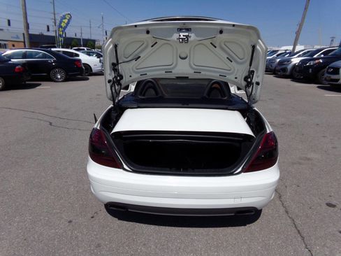 Used 2011 Mercedes-Benz SLK 300 image 20