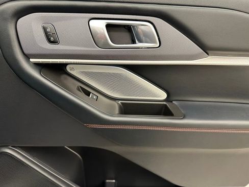 Certified 2025 Ford Explorer ST image 11