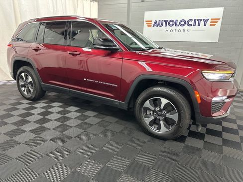 Used 2024 Jeep Grand Cherokee Limited 4xe image 3