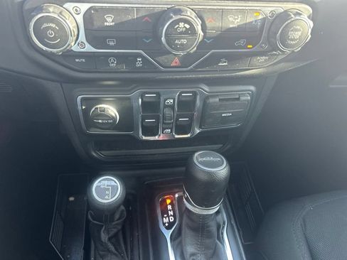 Used 2023 Jeep Gladiator Sport AWD/4WD image 13