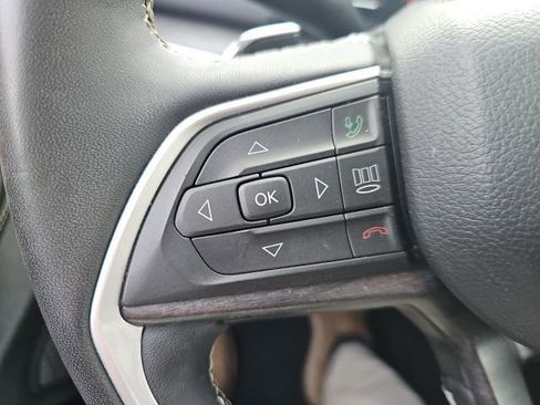 Used 2023 Jeep Grand Cherokee L Limited w/ Black Appearance Package image 23