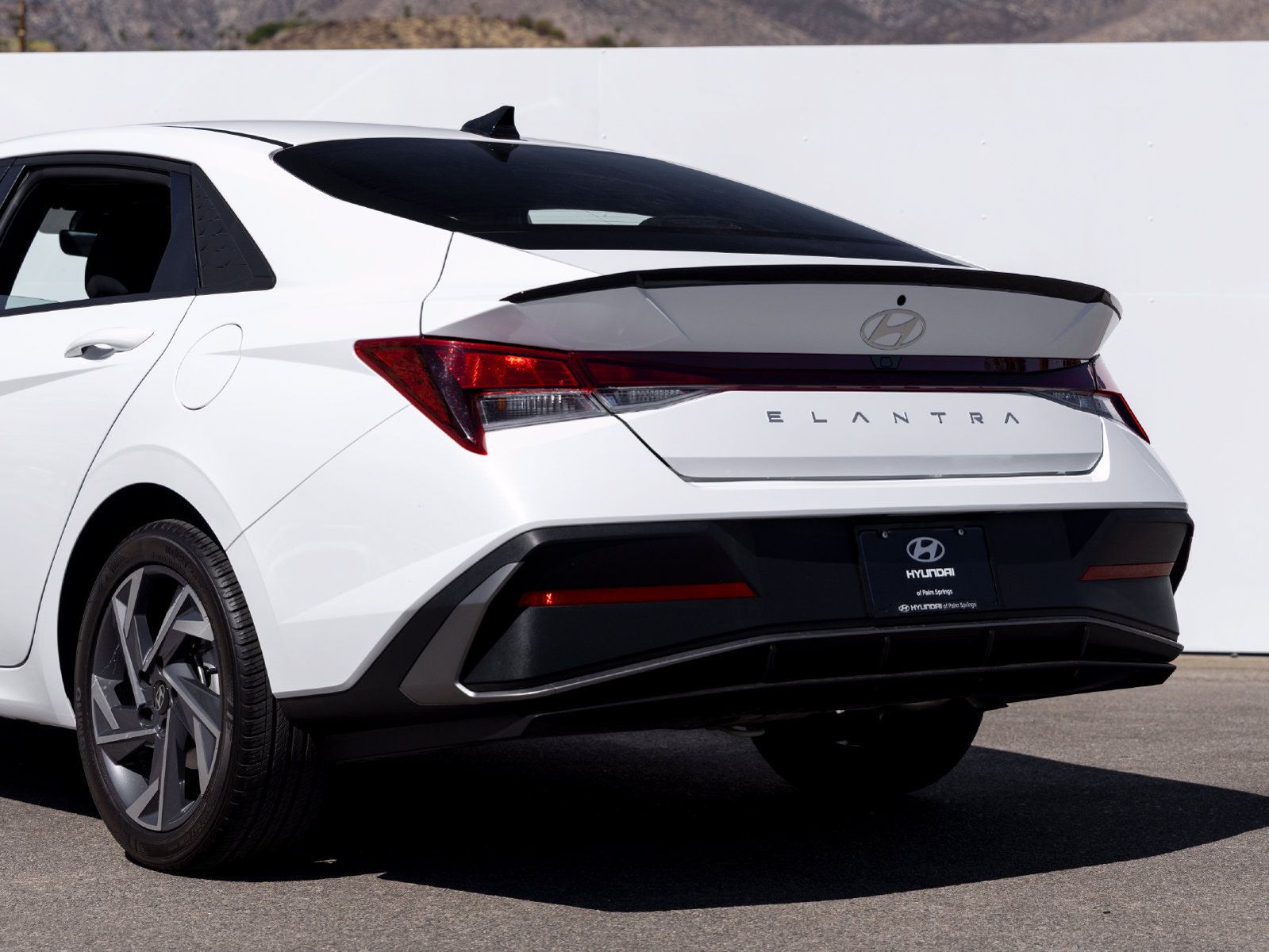 Used 2025 Hyundai Elantra Sport FWD image 5