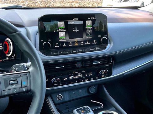 Used 2022 Nissan Rogue Platinum w/ Head-Up Display Package image 9