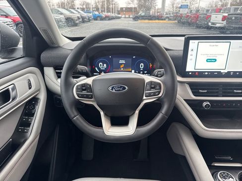 Used 2025 Ford Explorer Active w/ Active Comfort Package image 34