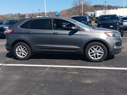 Used 2024 Ford Edge SEL w/ Convenience Package image 2