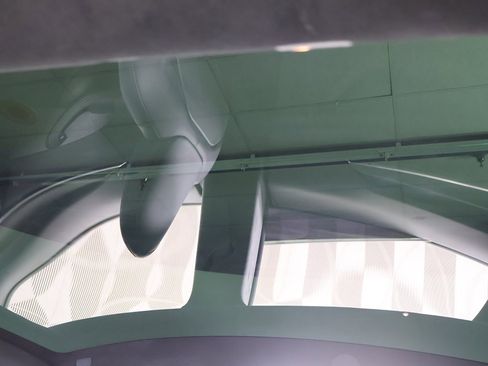 Used 2021 Tesla Model S Plaid image 19