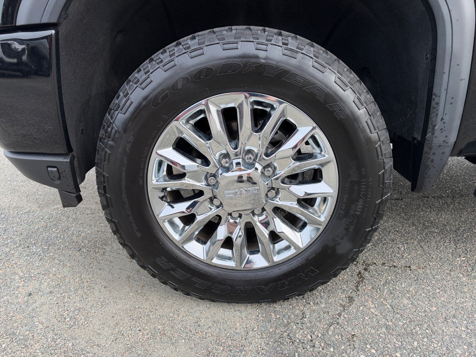 Used 2023 GMC Sierra 3500 Denali AWD/4WD image 9