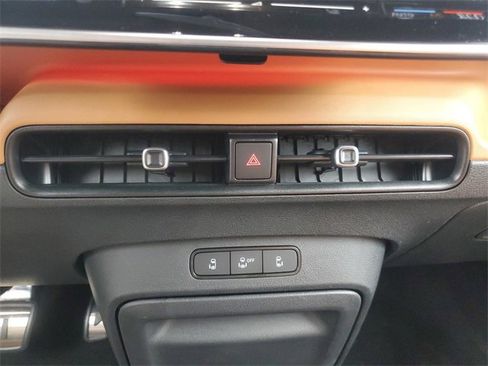 New 2025 Volkswagen ID. Buzz Pro S image 33