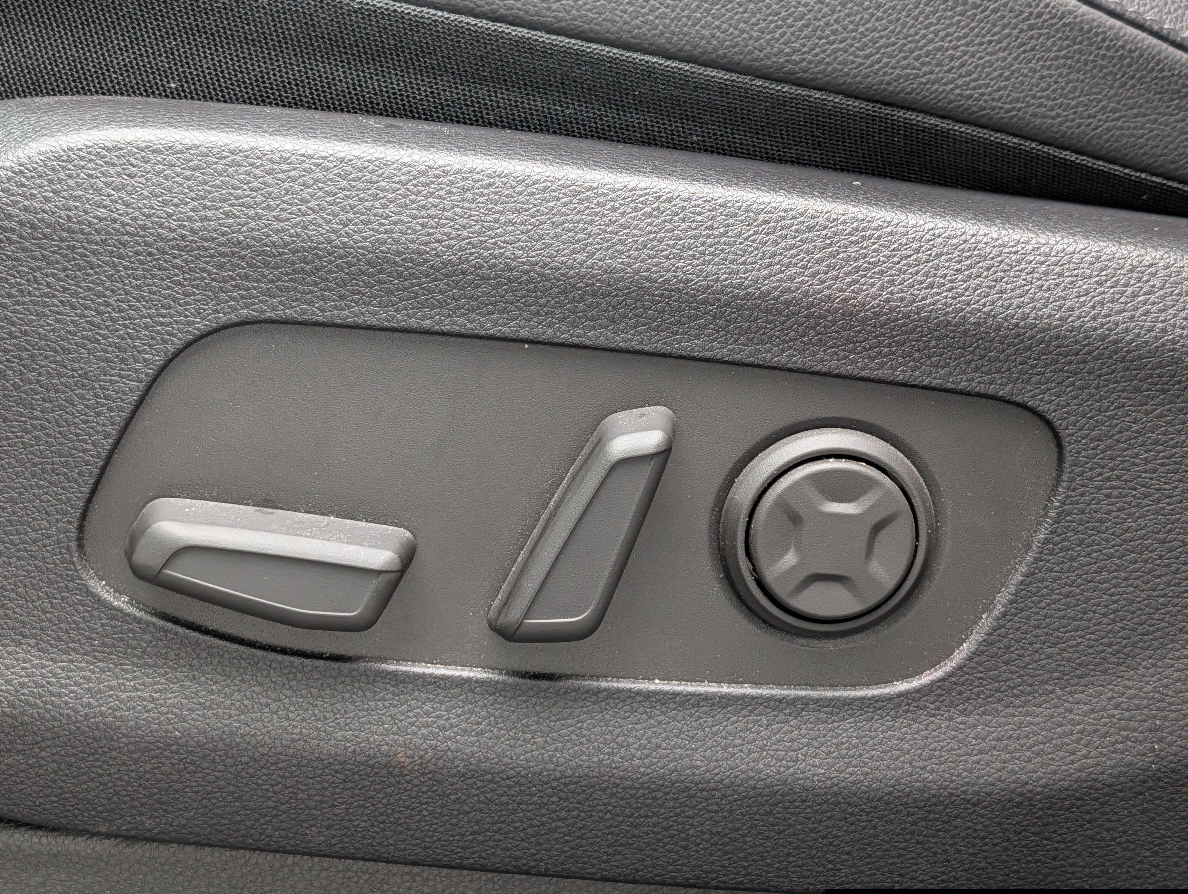 Certified 2025 Kia Carnival SX Prestige FWD image 20