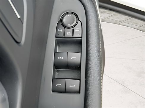 Used 2025 Buick Enclave Preferred image 15