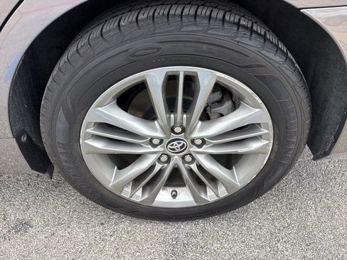 Used 2015 Toyota Camry SE FWD image 9