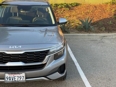 Used 2022 Kia Seltos LX image 8