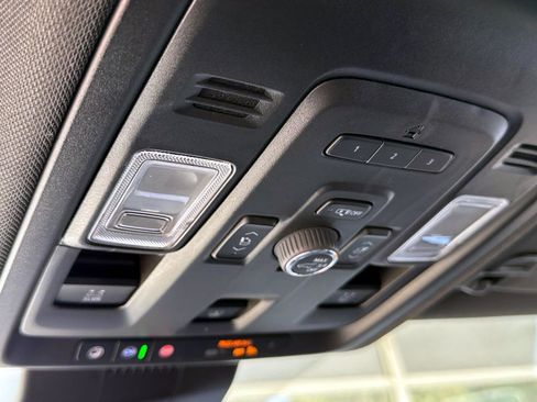 Used 2023 GMC Yukon SLT w/ SLT Luxury Package image 24