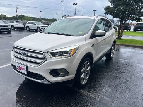 Used 2019 Ford Escape Titanium AWD/4WD image 4