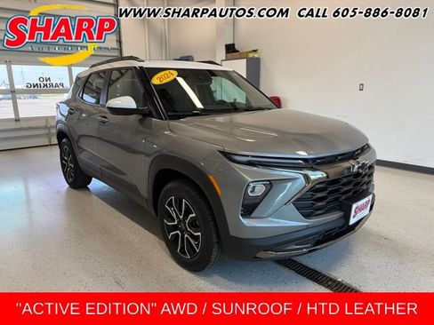 Used 2024 Chevrolet TrailBlazer ACTIV w/ Convenience Package AWD/4WD image 1
