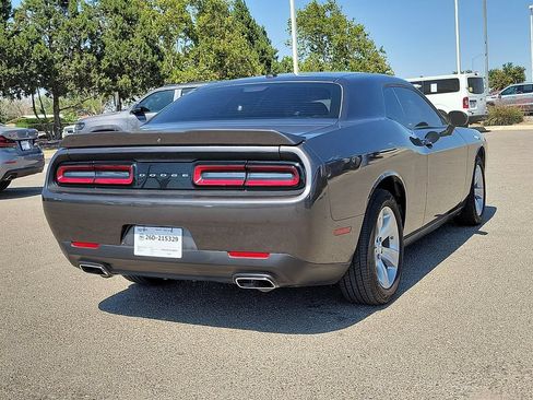 Used 2022 Dodge Challenger SXT RWD image 12