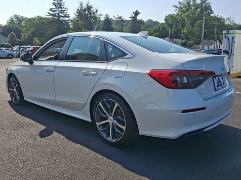Certified 2024 Honda Civic Touring image 4