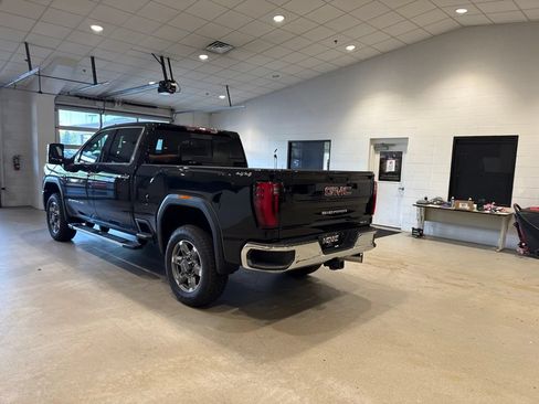 Used 2025 GMC Sierra 2500 SLT w/ SLT Premium Package AWD/4WD image 5