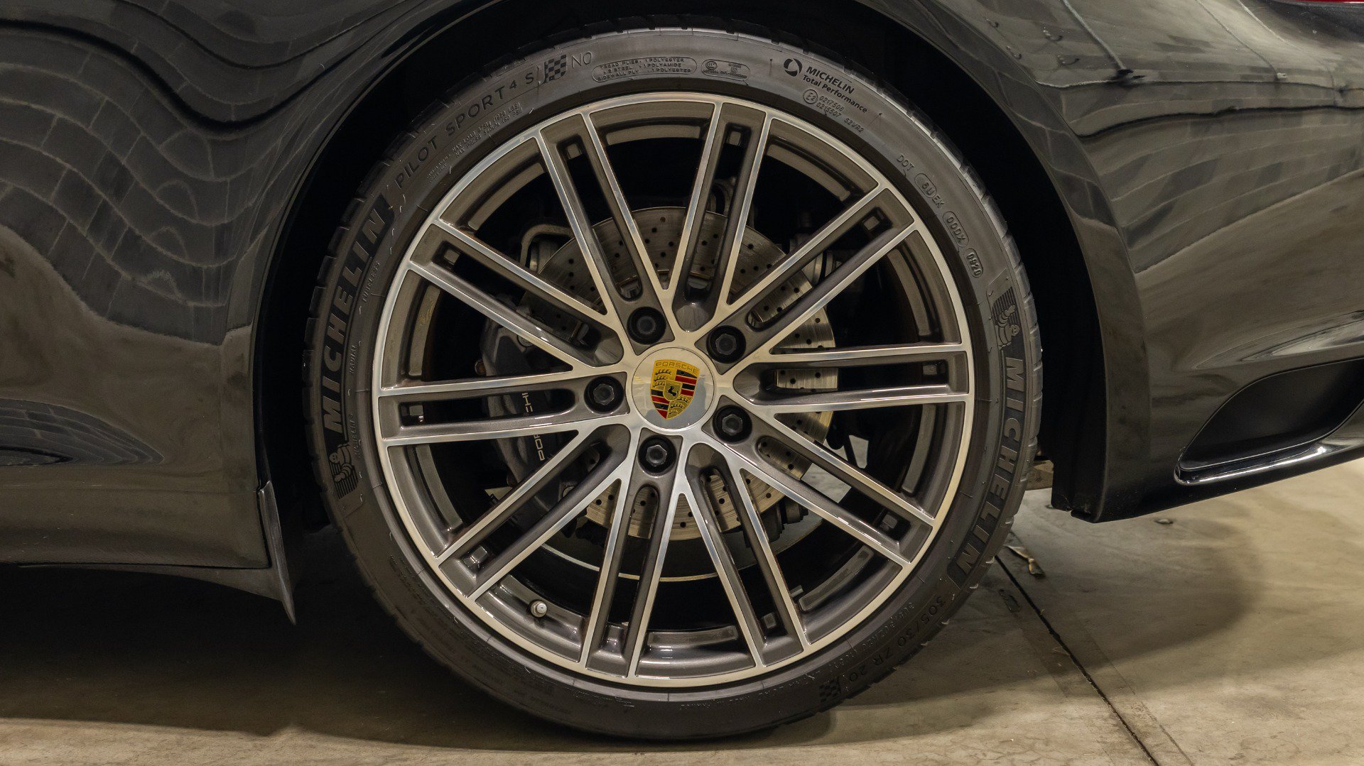 Used 2018 Porsche 911 Carrera RWD image 32