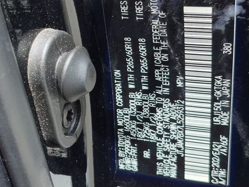 Used 2020 Lexus GX 460 Premium w/ Premium Package AWD/4WD image 16