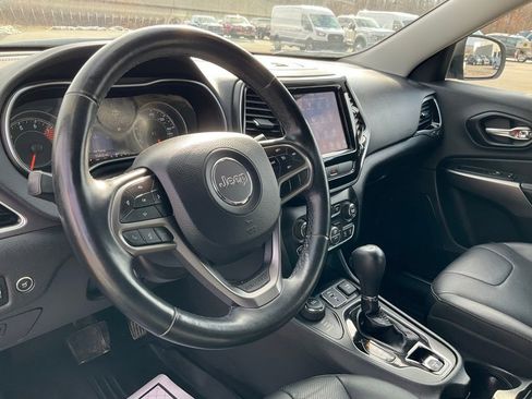 Used 2019 Jeep Cherokee Limited image 17