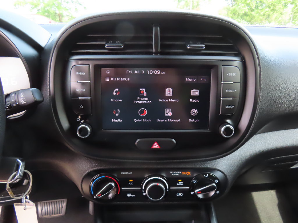 Used 2024 Kia Soul LX w/ Option Group 015 FWD image 16