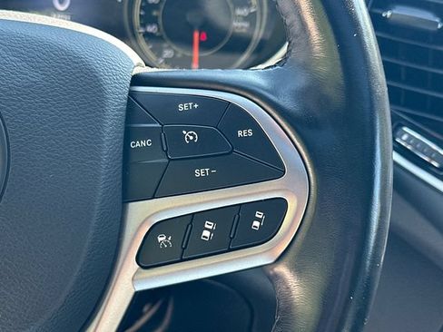 Used 2021 Jeep Cherokee High Altitude AWD/4WD image 30